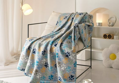 Mainstays-Gray-Paw-Fleece-Throw-Blanket-50-x-60-All-Ages_af304a2e-2fd4-4ffe-9584-b81a61fd5c40.f36be74a6e804da8ac76fa9cc0e8065d (1)
